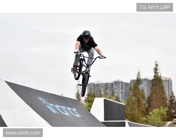 成都极限运动队在全球耐力排行榜中荣登第八名展现出色实力与拼搏精神