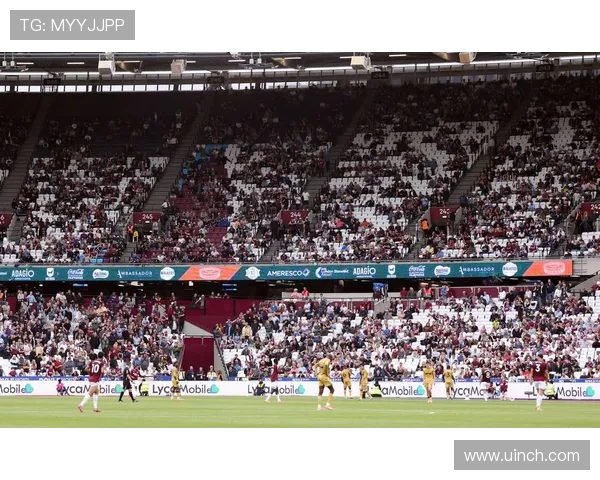 利兹联主场迎战曼联双方争夺英超积分榜重要一战