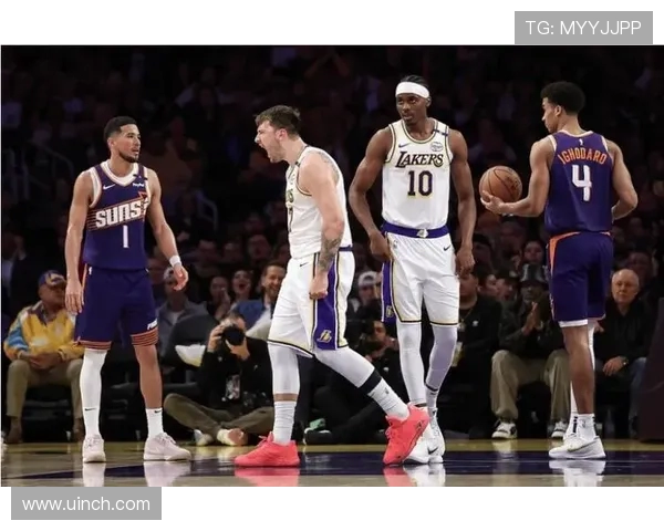 太阳队与快船激战正酣精彩直播全程回顾与赛后分析