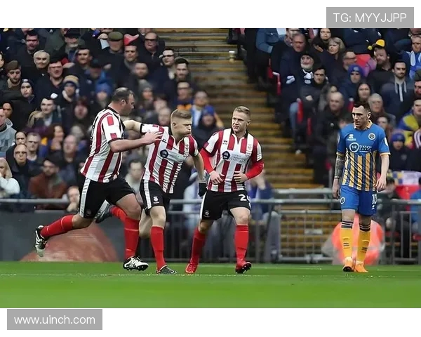 布莱克与维冈竞技激战正酣谁能在这场对决中笑到最后