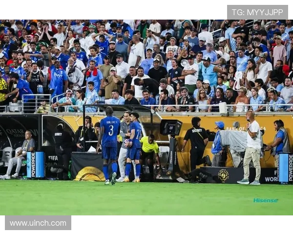 斯科尔斯回顾曼城对决历史传奇球星如何影响比赛走势与结果 斯科尔斯回顾曼城对决历史传奇球星如何影响比赛走势与结果